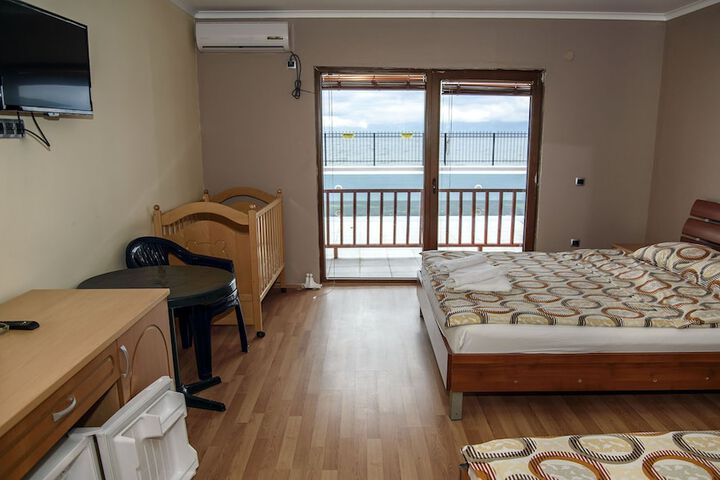 Room 7 of 42