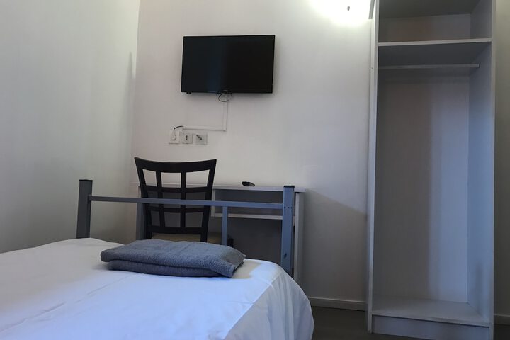 Room 12 of 158