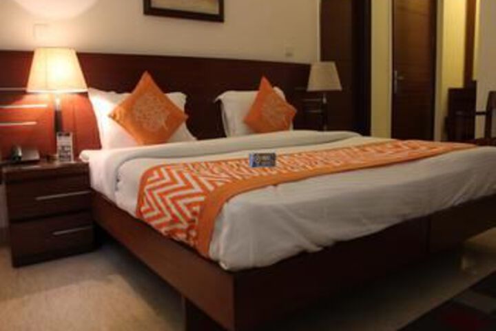 Room 10 of 28