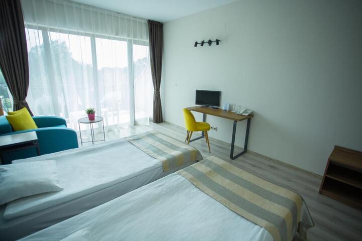 Photo 12