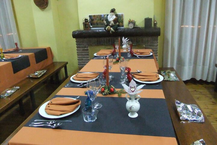 Dining 32 of 56