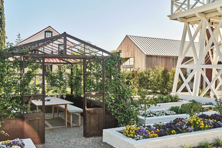 Hotel Exterior 82 of 85