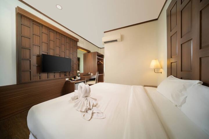 Room 27 of 39