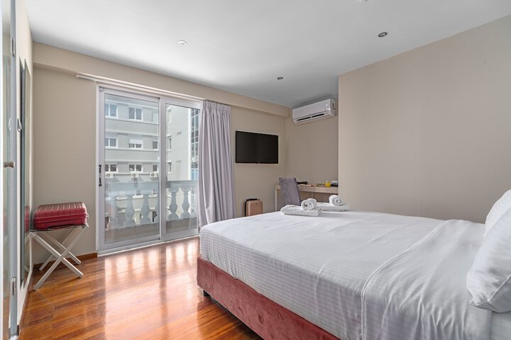 Room 9 of 46