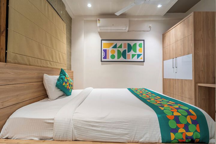 Room 9 of 29