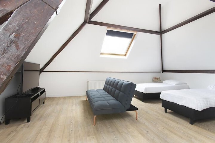 Room 3 of 72