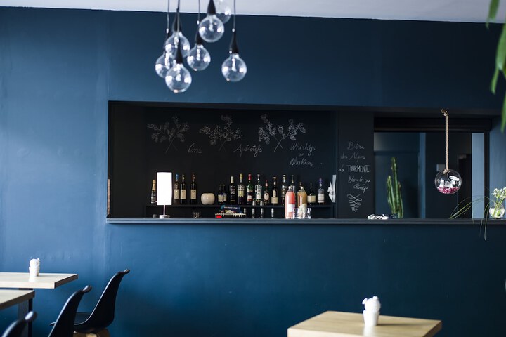 Lounge 58 of 72