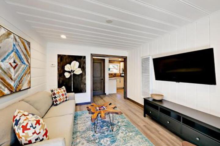 4093 Manzanita Ave Cabin Unit 4 in South Lake Tahoe, CA