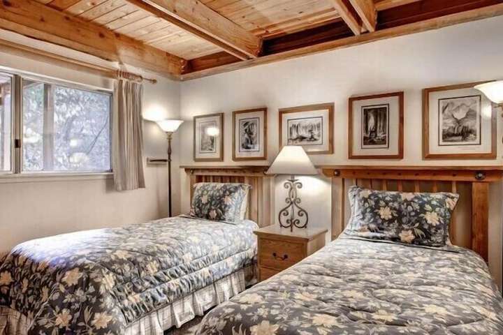 Room 2 of 20
