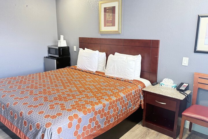 Standard | King Bed (18 of 25)