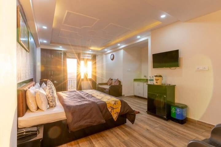 Room 2 of 31
