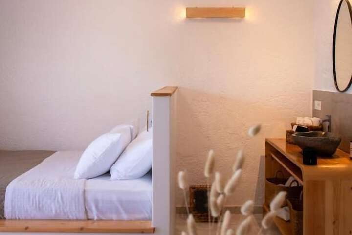 Room 8 of 37