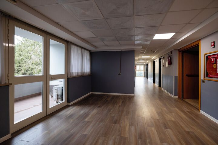 Ballroom/Hall 84 of 98