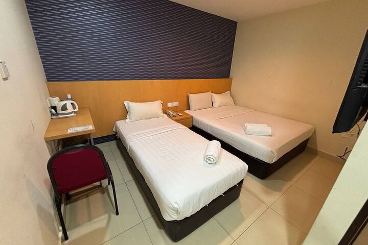 Room 32 of 101