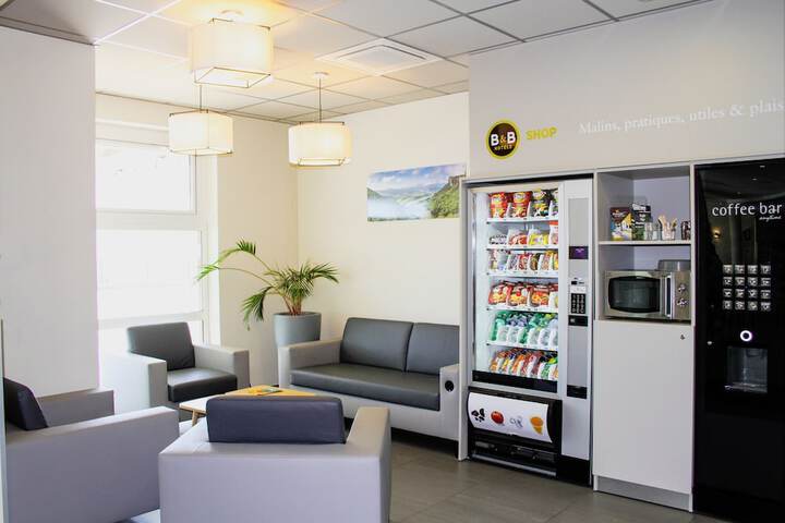 Guest Lobby
