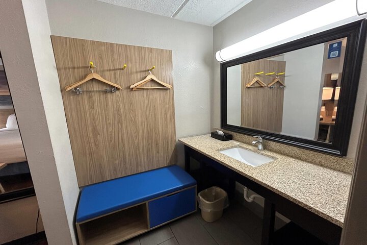 Room 34 of 36