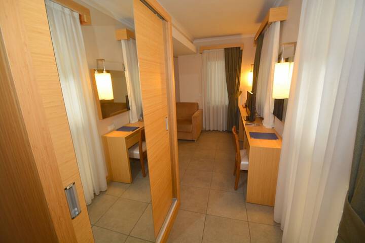 Room 29 of 106