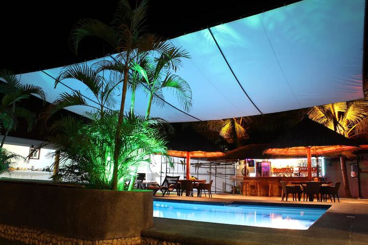 Pool 66 of 123