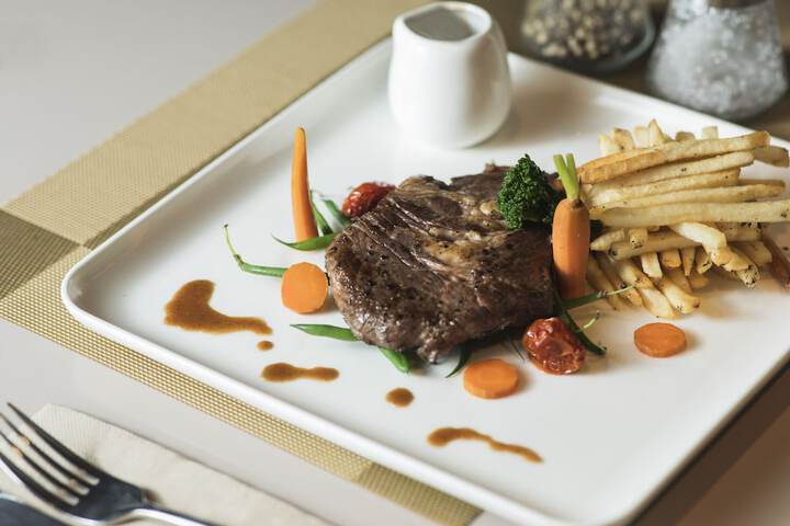 Dining 59 of 85