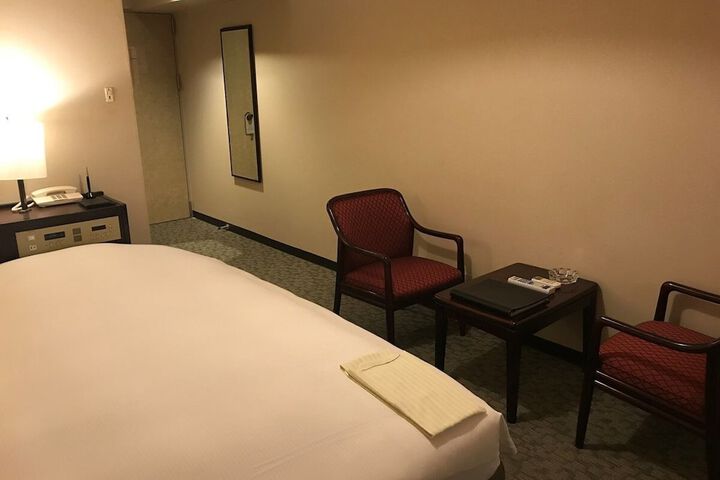 Room 15 of 16