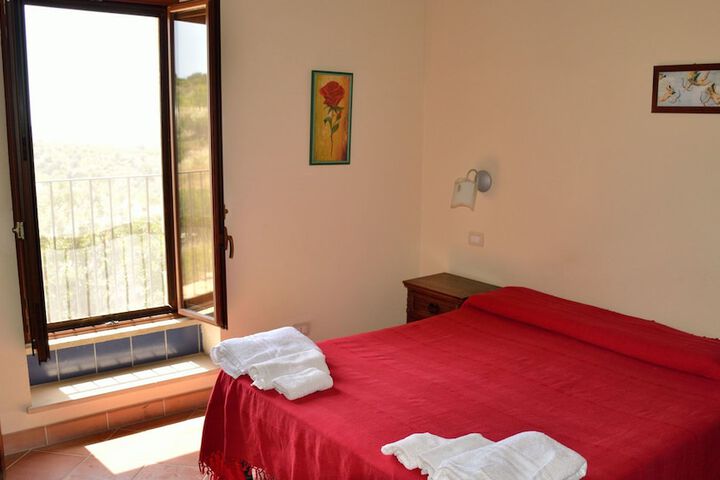 Room 12 of 27