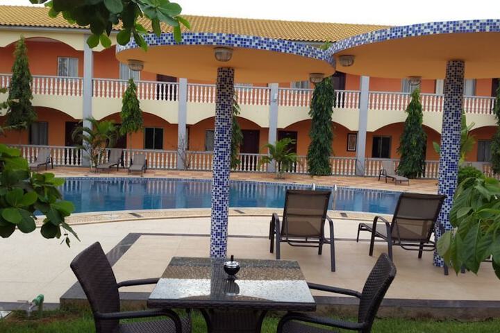 Pool 19 of 44