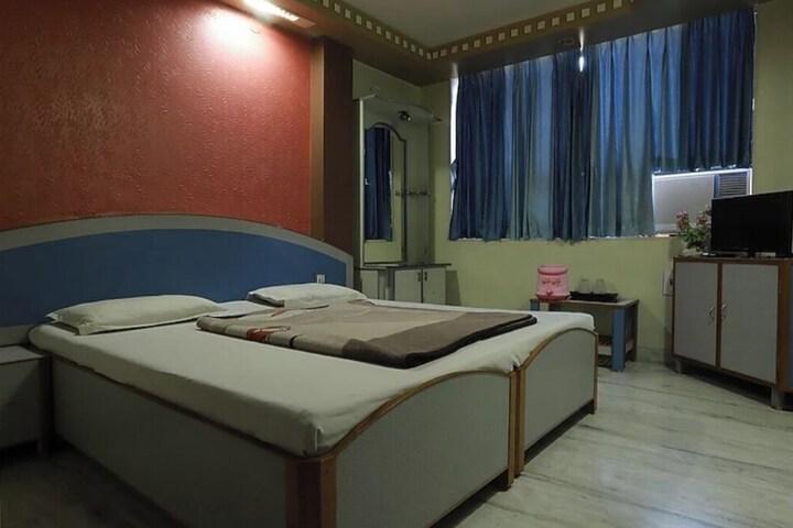 Room 2 of 13