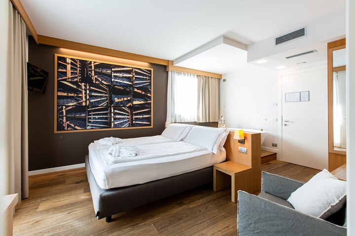 Room 9 of 61