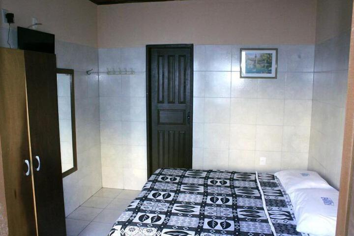Room 6 of 6