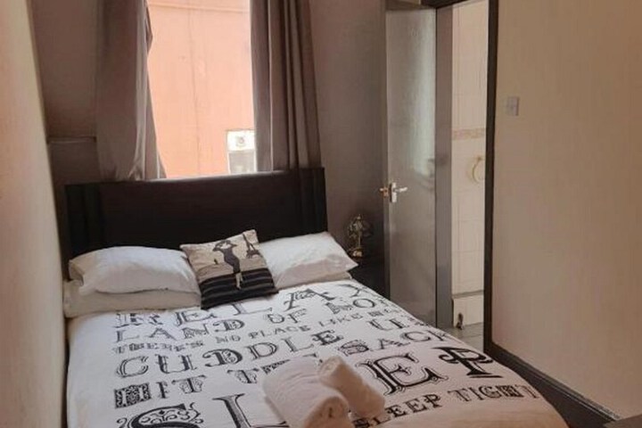 Room 10 of 39