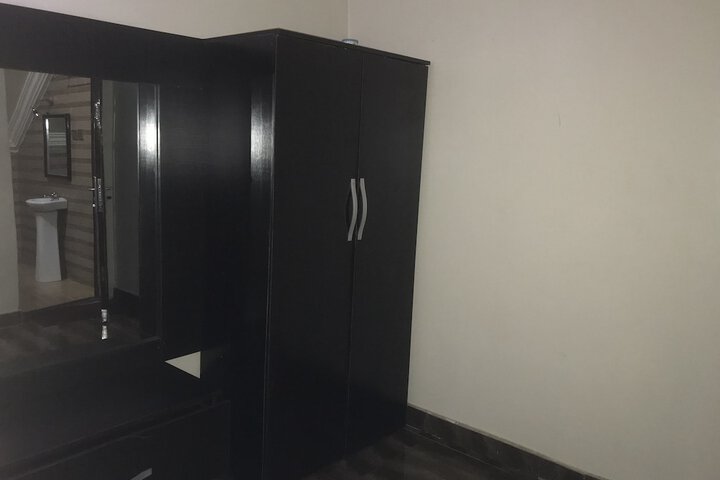 Room 4 of 20