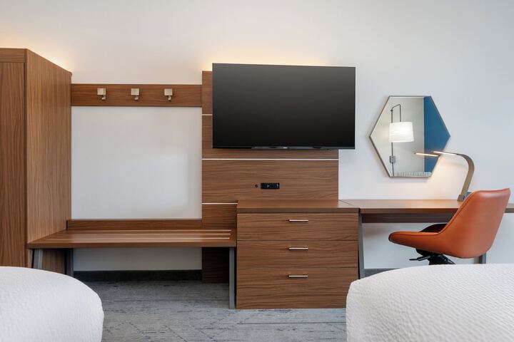 Room 33 of 73