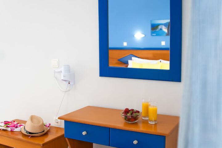 Room 12 of 75
