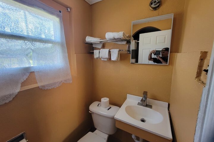 Room 34 of 51