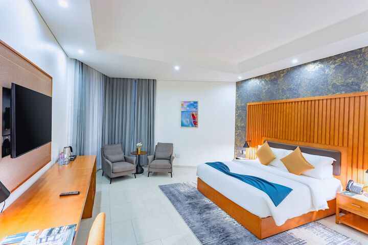 Room 5 of 33