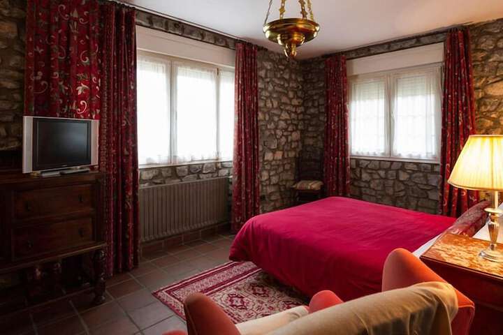 Room 5 of 23