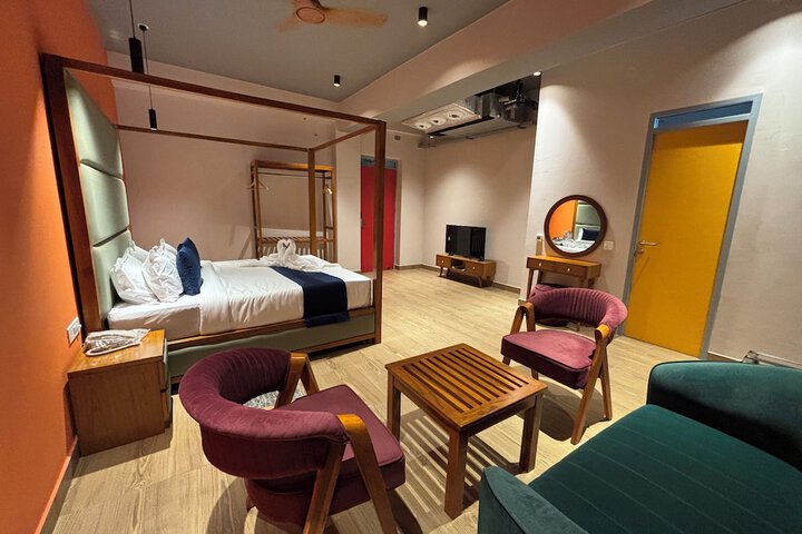 Room 6 of 20