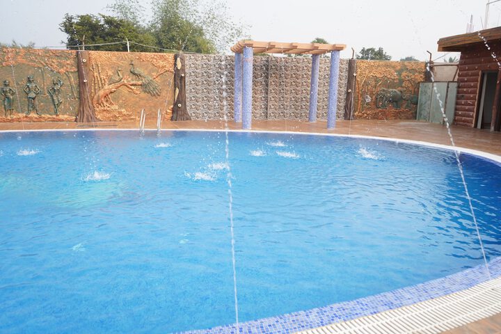 Pool 18 of 24