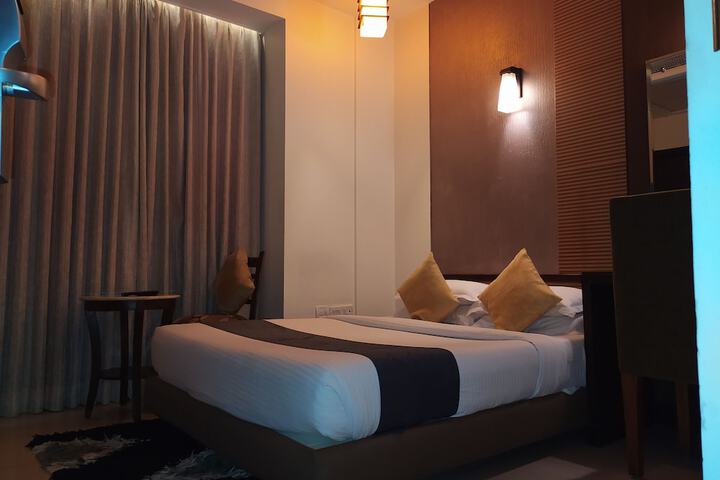 Room 5 of 34