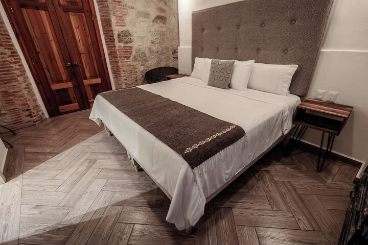 Room 42 of 73