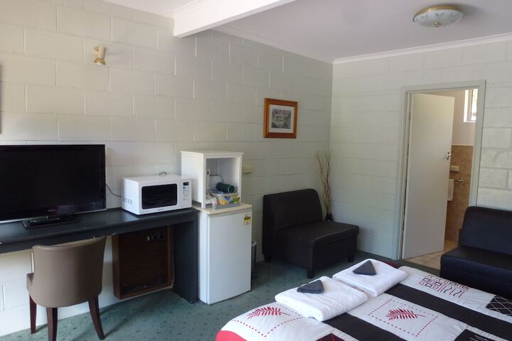 Room 6 of 123