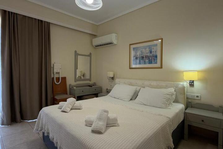Paradise Hotel