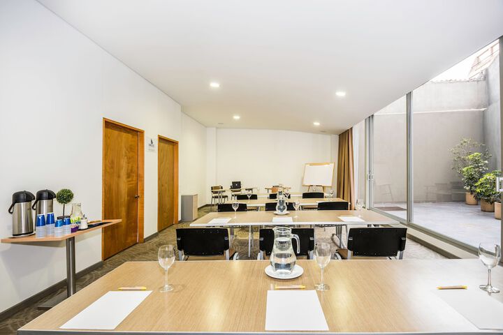 Meeting facility