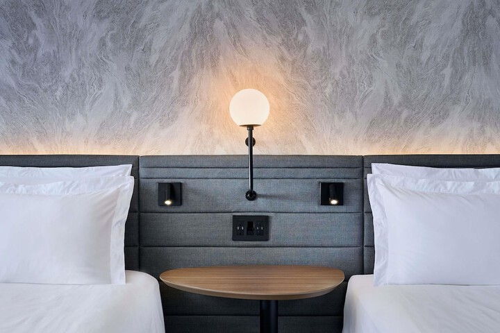 Room 40 of 107