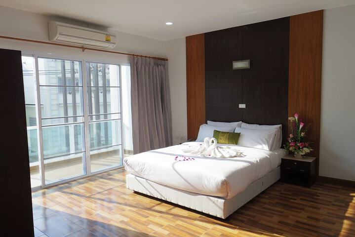 Room 21 of 38