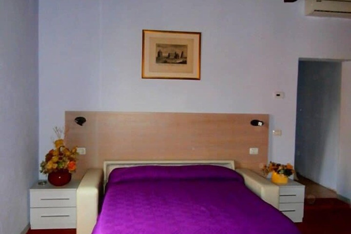 Room 7 of 14