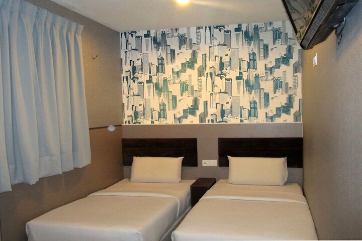 Room 8 of 36
