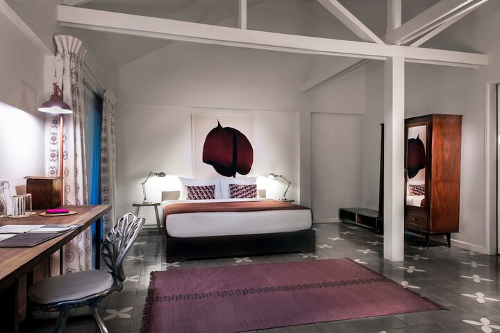 Room 6 of 140