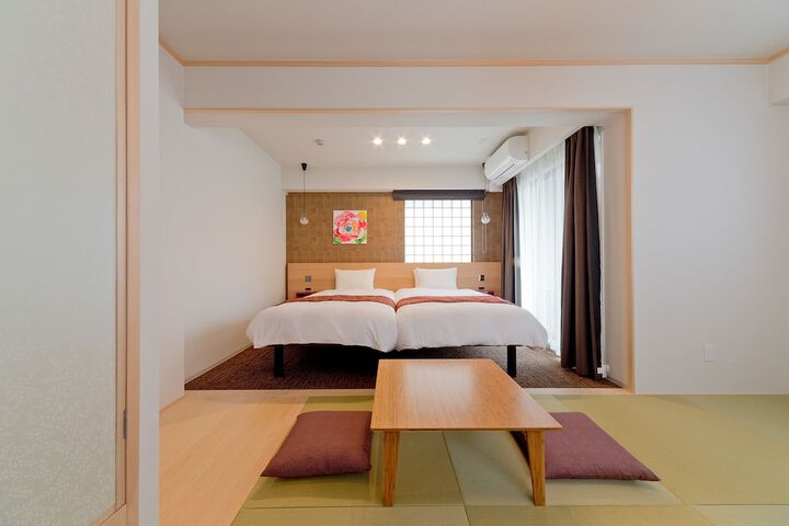 Room 6 of 35