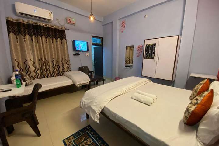 Room 3 of 9
